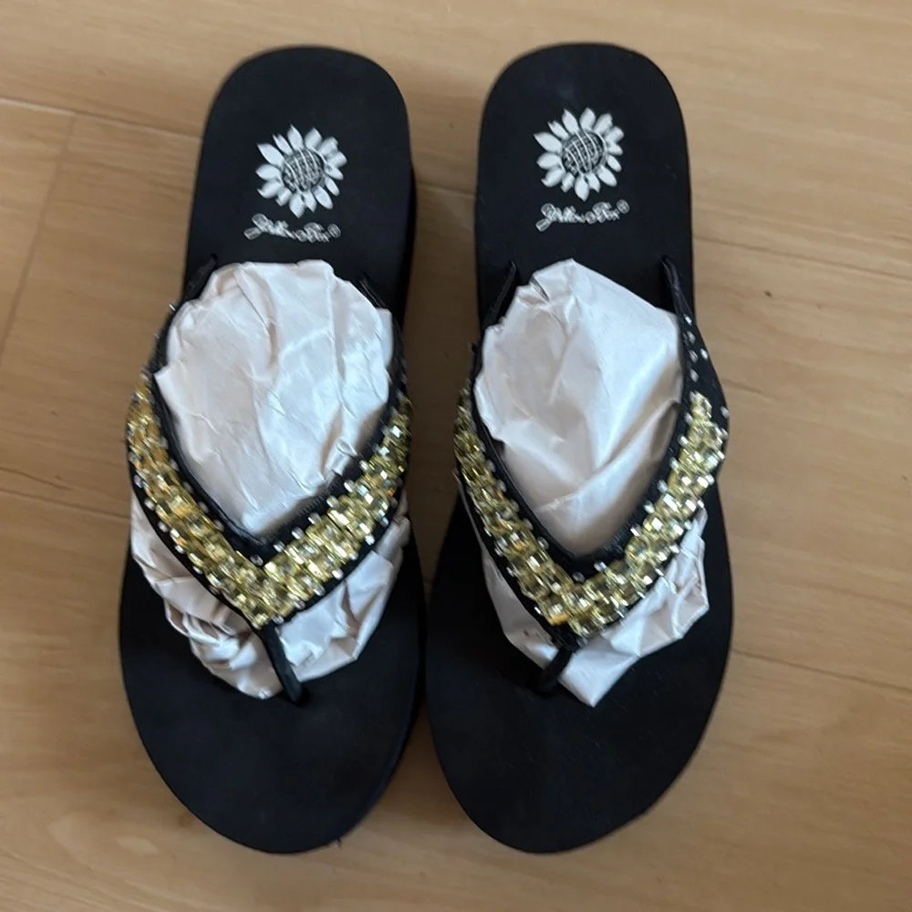 YELLOW BOX WOMEN YELLOW EMBELLISHED BEADING MEDIUM HEEL ROUND TOE SIZE 8.5 WEDGE - Picture 5 of 13